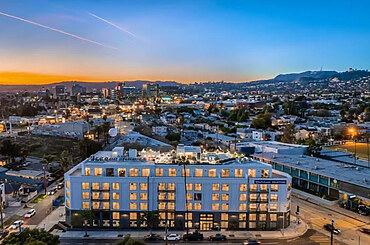 The Best Neighborhoods in Los Angeles for Young Professionals Seeking Co-Living