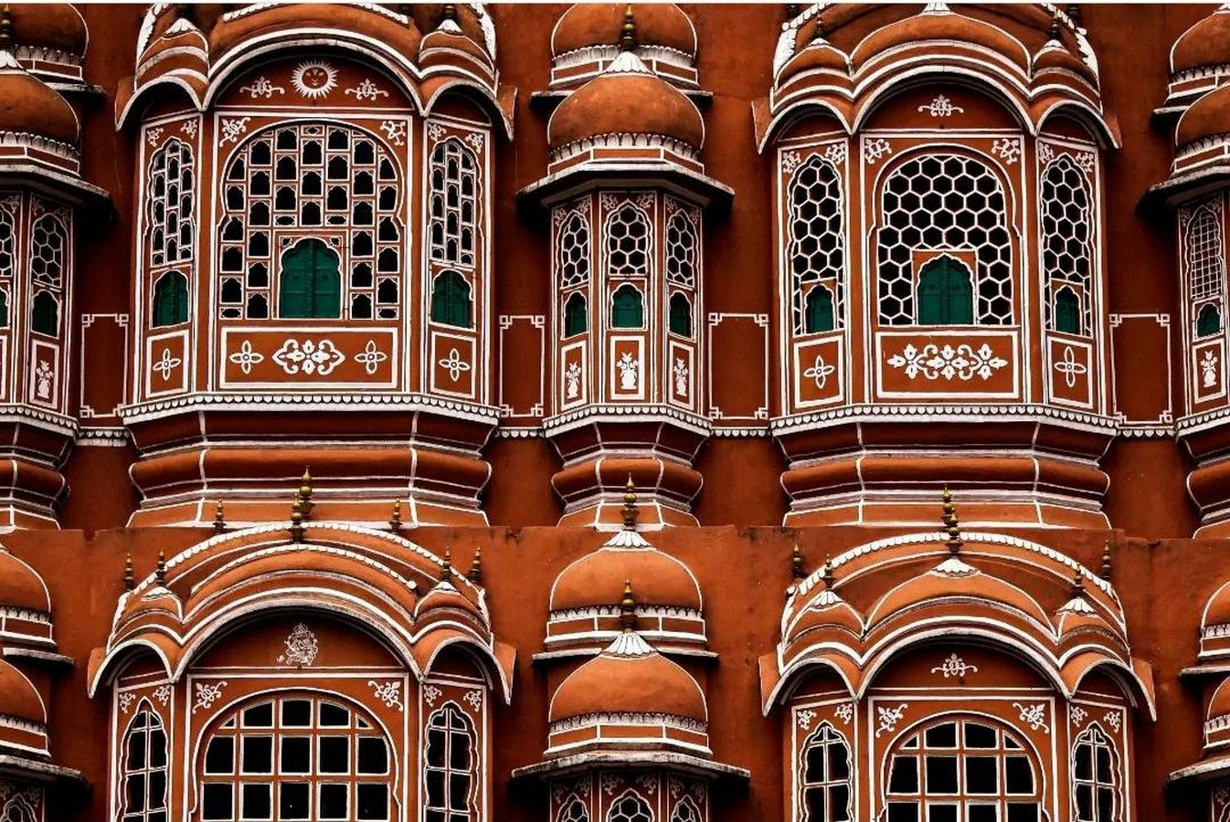 Evoking Emotion Colour Theory in the Historic Palaces of Jaipur-Sheet2