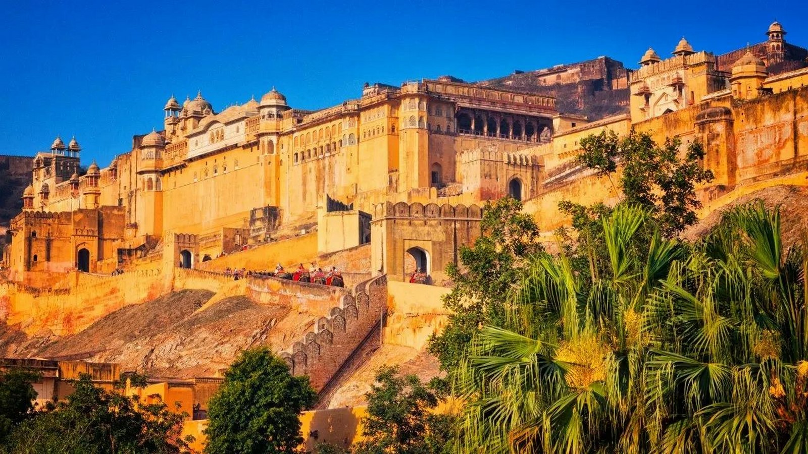 Evoking Emotion Colour Theory in the Historic Palaces of Jaipur-Sheet8