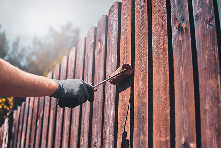 A Comprehensive Manual for Wood Fence Staining