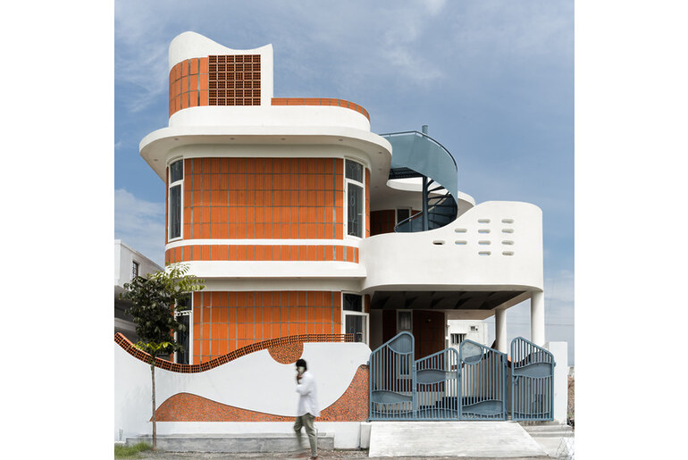 Curve by Masonry Of Architects – MARQ