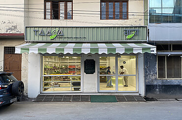 Taaza-the green grocery store by W5 Architects