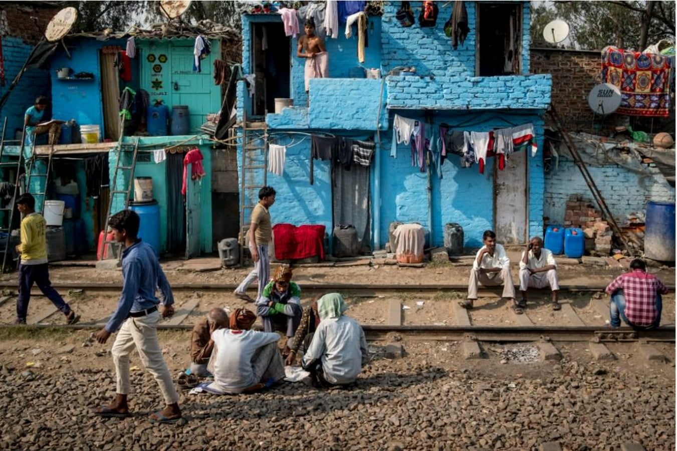 The Role of Streets in Fostering Social Interaction and Community Ties-Shhe1