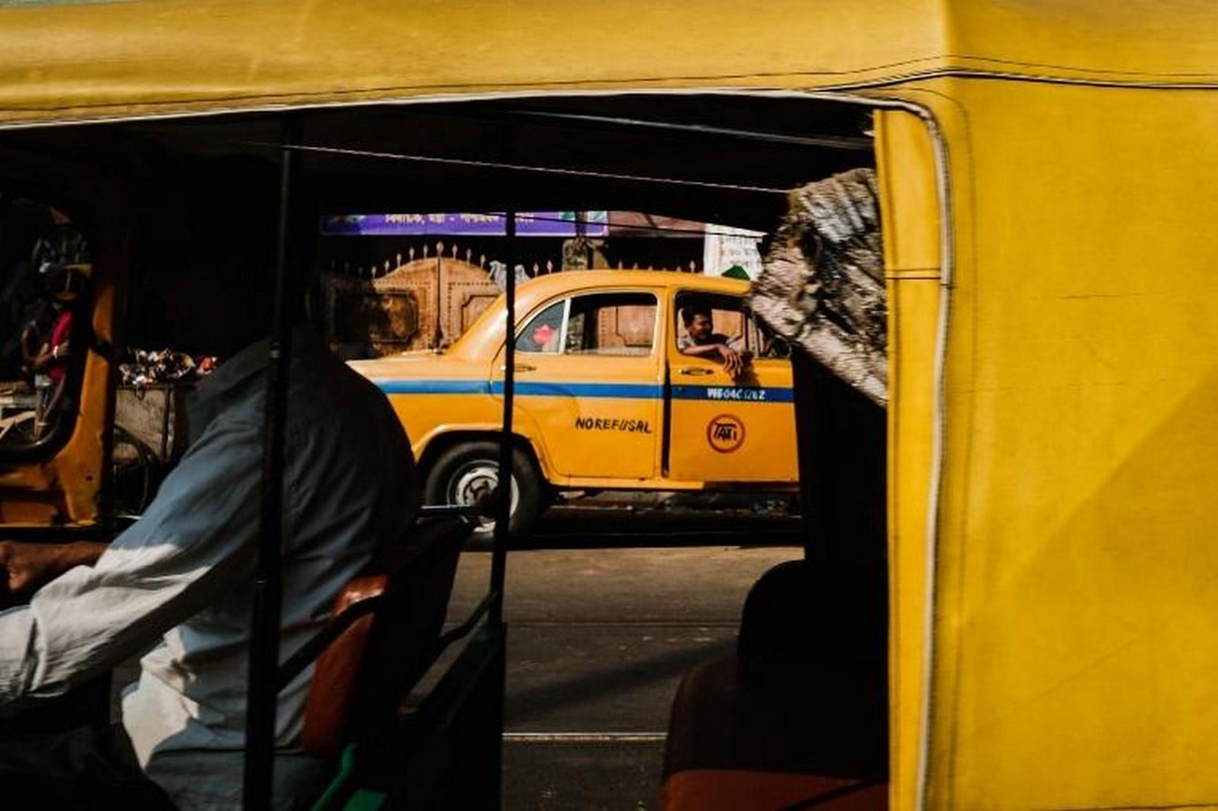The Role of Streets in Fostering Social Interaction and Community Ties-Shhe2