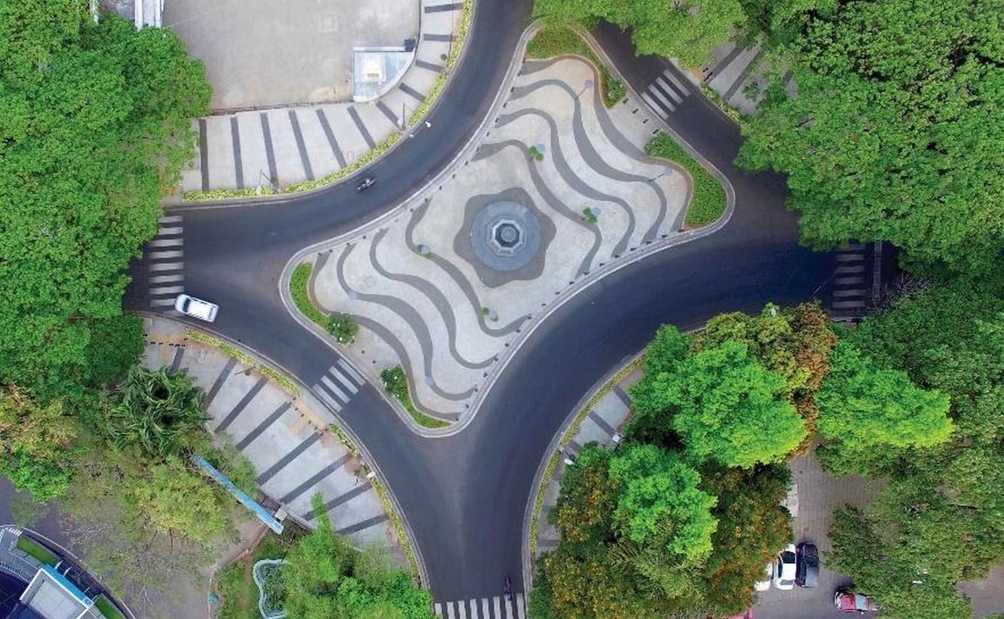 The Role of Streets in Fostering Social Interaction and Community Ties-Shhe9