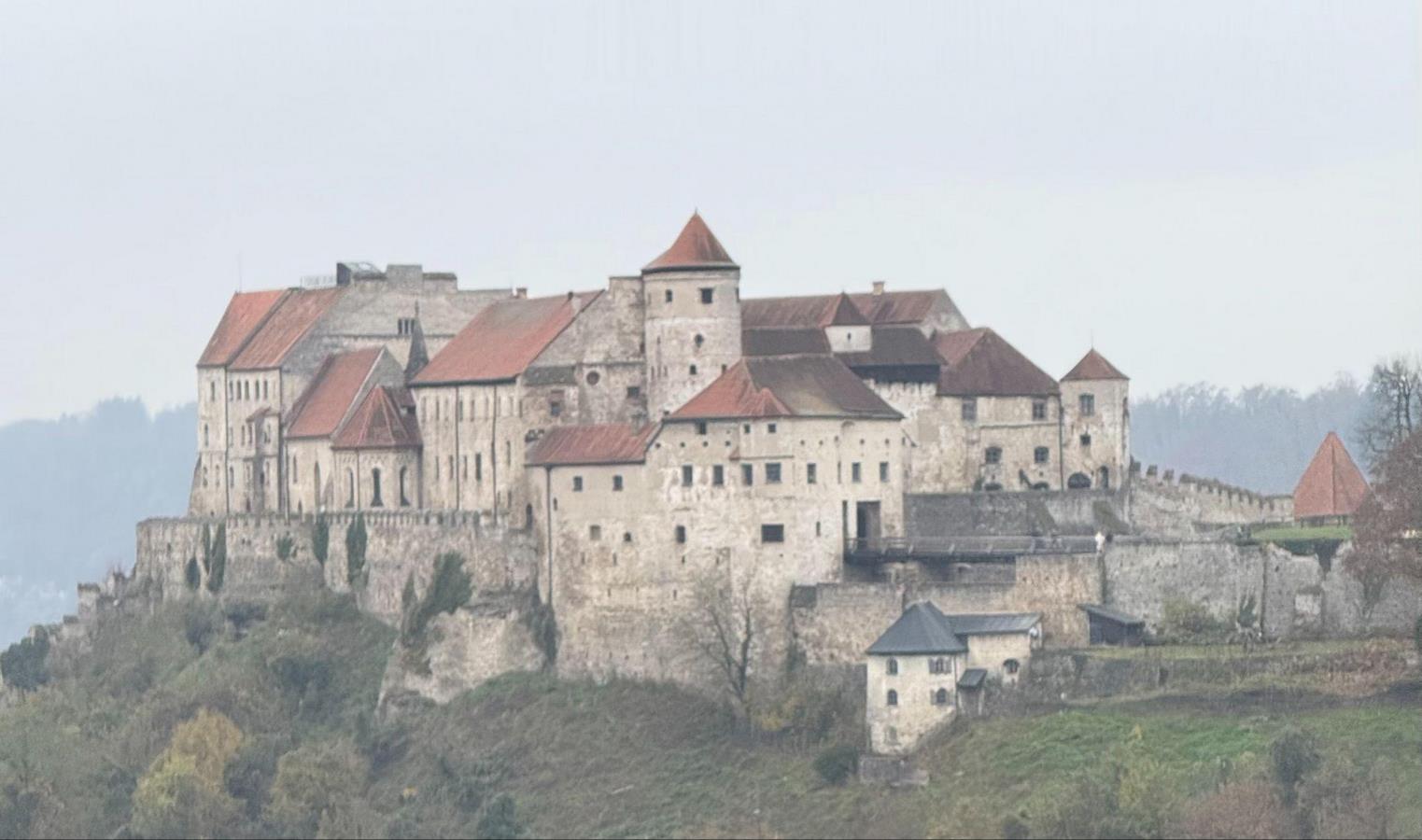 Travel the world Burghausen Castle-Sheet10