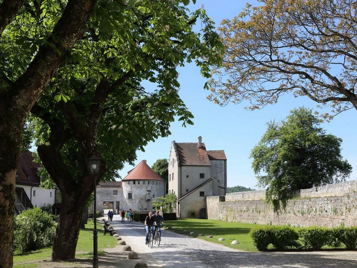Travel the world Burghausen Castle-Sheet4