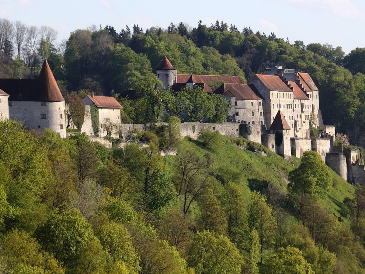 Travel the world Burghausen Castle-Sheet6
