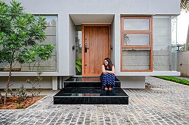 The Bay Window House by KMN Architects