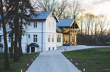 Transform Your Home’s Exterior: Tips to Improve Curb Appeal