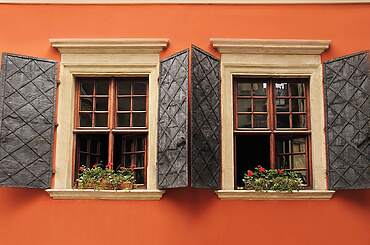 10 Signs You Need to Replace Your Window