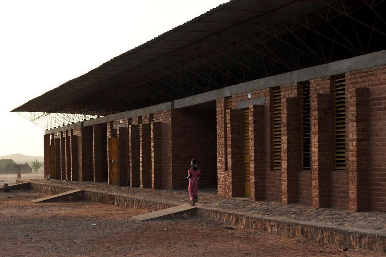 Global Design Trends Navigating Cultural Ethics in Architecture-Sheet3