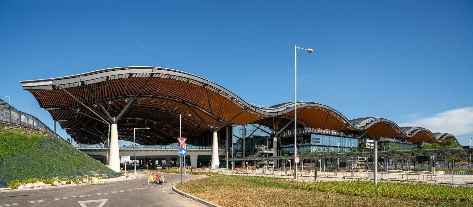 Passenger Clearance Building by Aedas-Sheet5