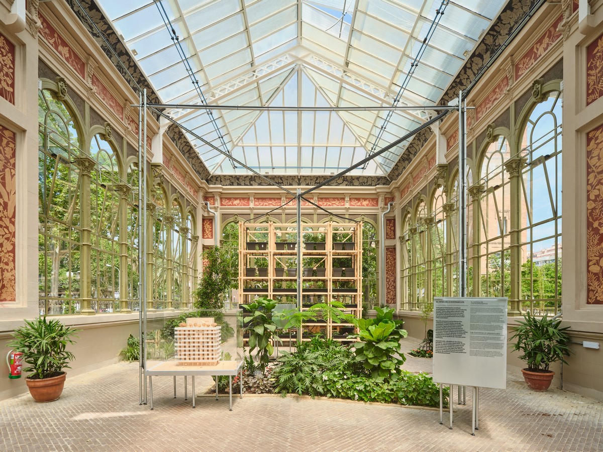 Exhibition at the Hivernacle in Parc de la Ciutadella-Sheet4