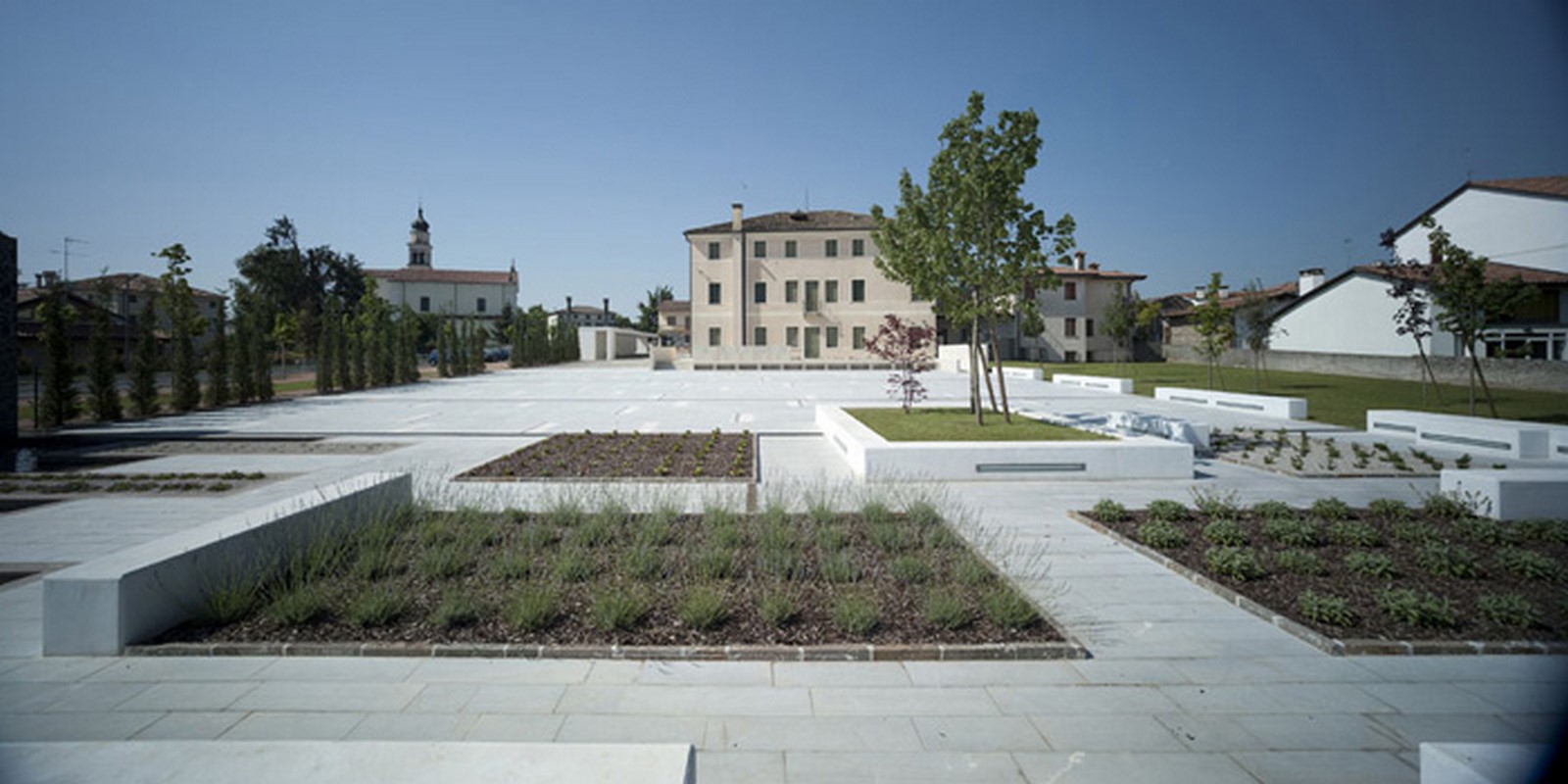 Public Place Piazza Municipio Di Povegliano by MICROSCAPE architecture urban design AA-Sheet4