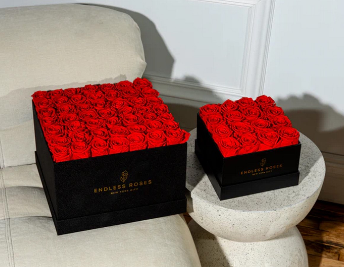 Offeing Roses Top 8 Stores Offering Roses in Square Shape Boxes - RTF | Rethinking ...