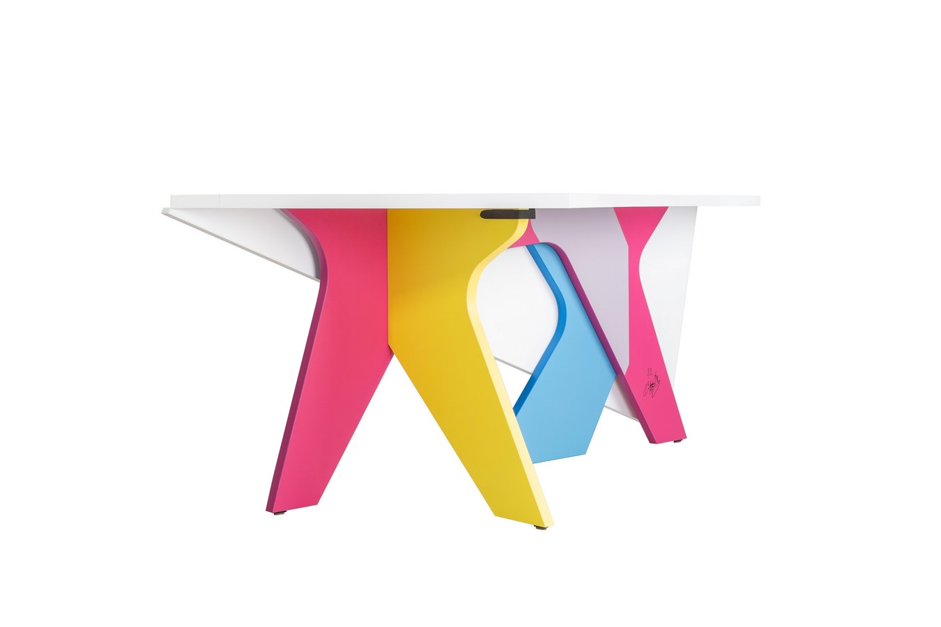 11693-A Table That Moves You MadC Reimagines Street Art as Living Design by Eins zu Eins-Sheet6