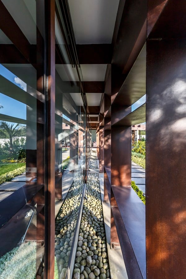 Diffuse Borders R.i. House by Arquitectura x-Sheet9