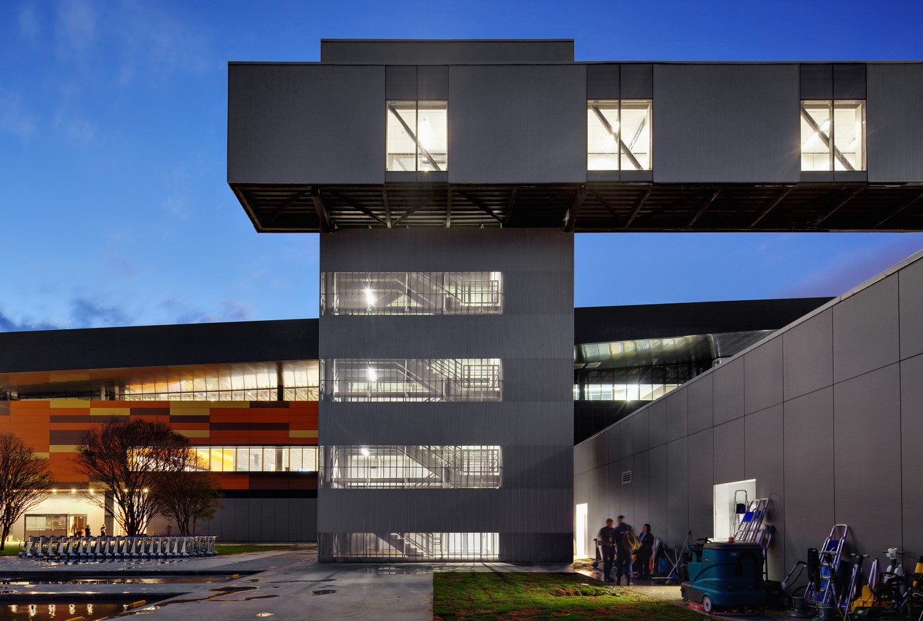 Florianópolis International Airport by Biselli Katchborian Arquitetos-Sheet8