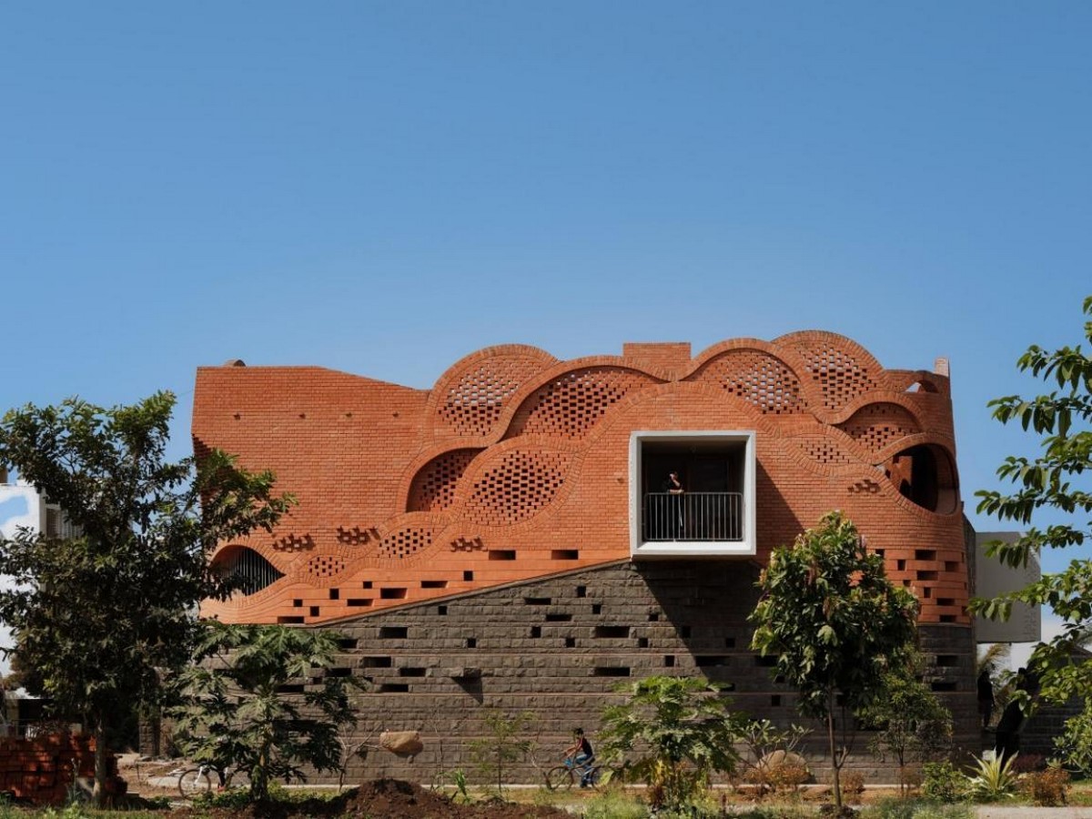 Bridging Eras Where Ancient Wisdom Meets Modern Minimalism in Architecture-Sheet1