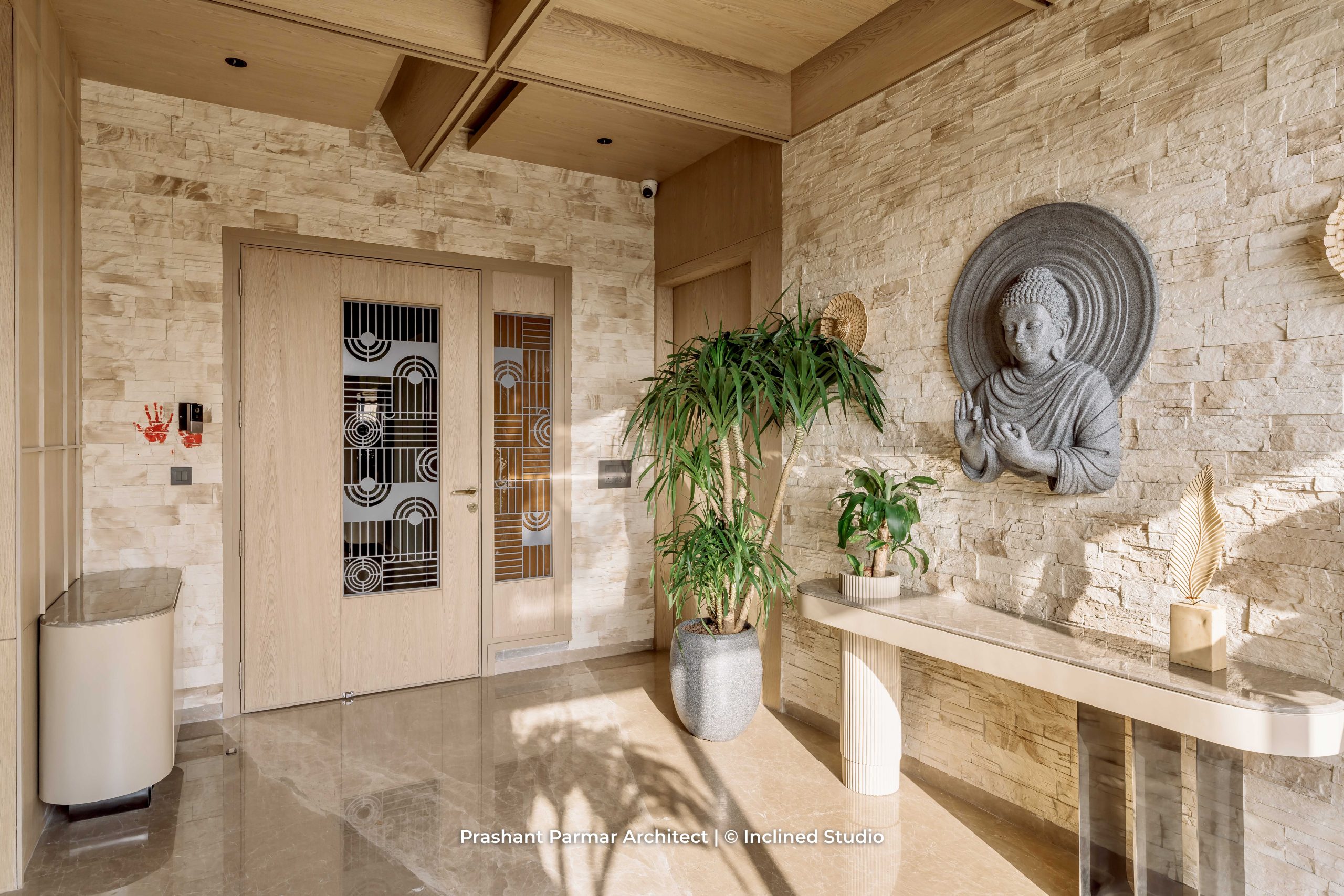 Graceful 5BHK Interiors at Viola Apartment by Prashant Parmar Architect ...
