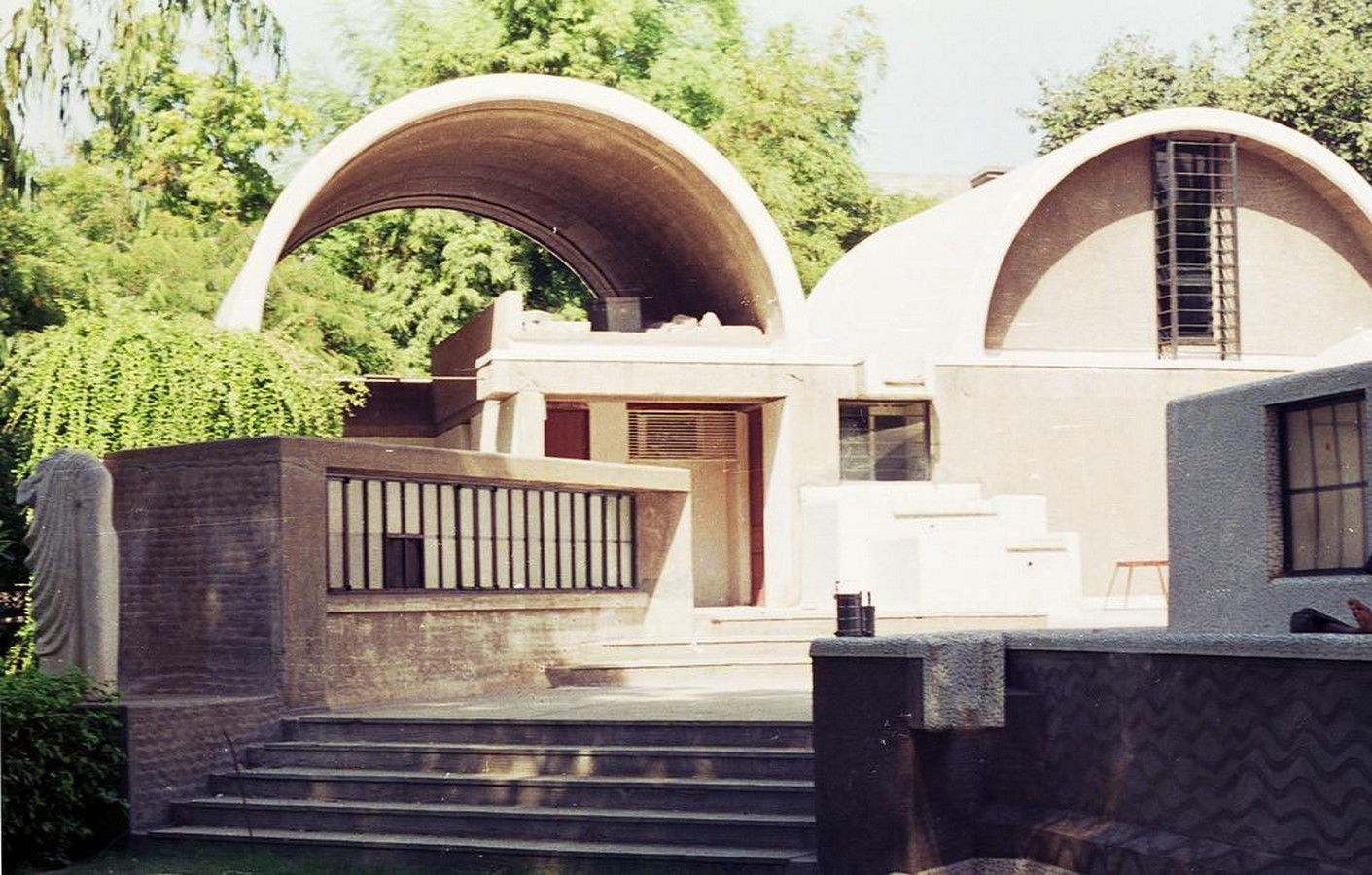 Contextual Intelligence Embedding Site-Specific Cues into Architectural Form-Sheet8