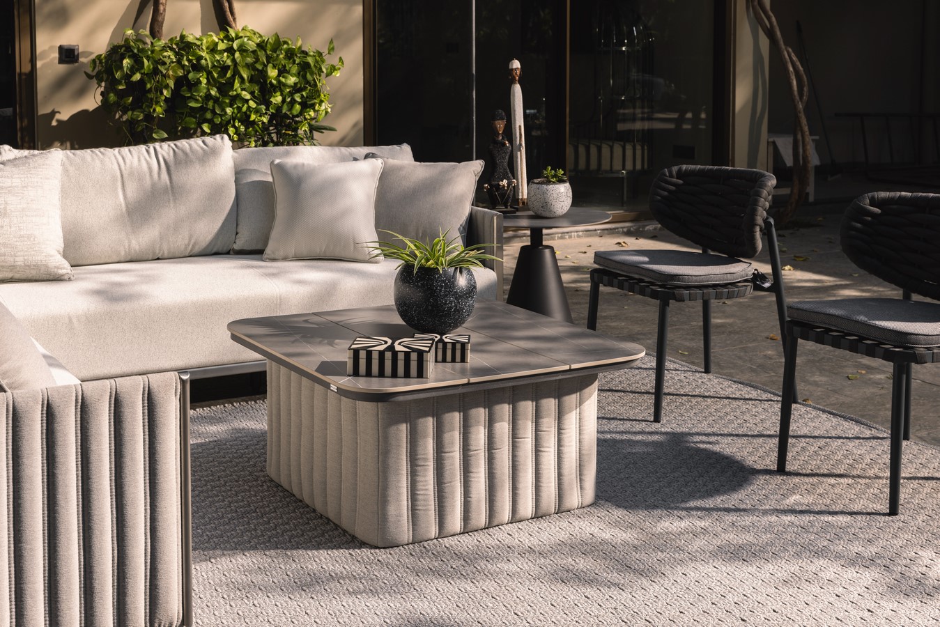 New Playa Sofa Set Sculptural Comfort for Outdoor Living by Häuser-Sheet2