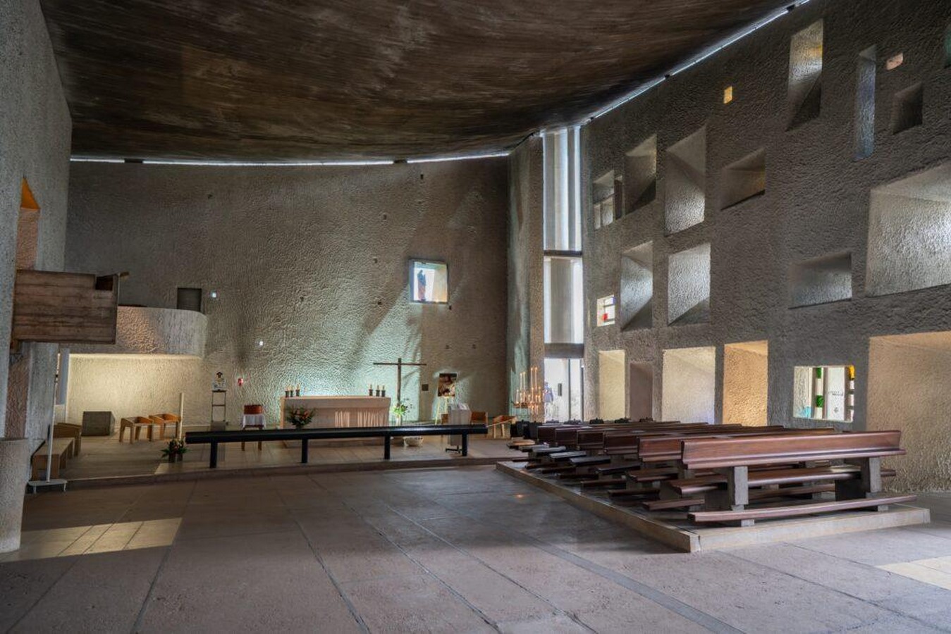 The Beauty of Imperfection How Wabi-Sabi Shapes User Experience in Architecture-Sheet3