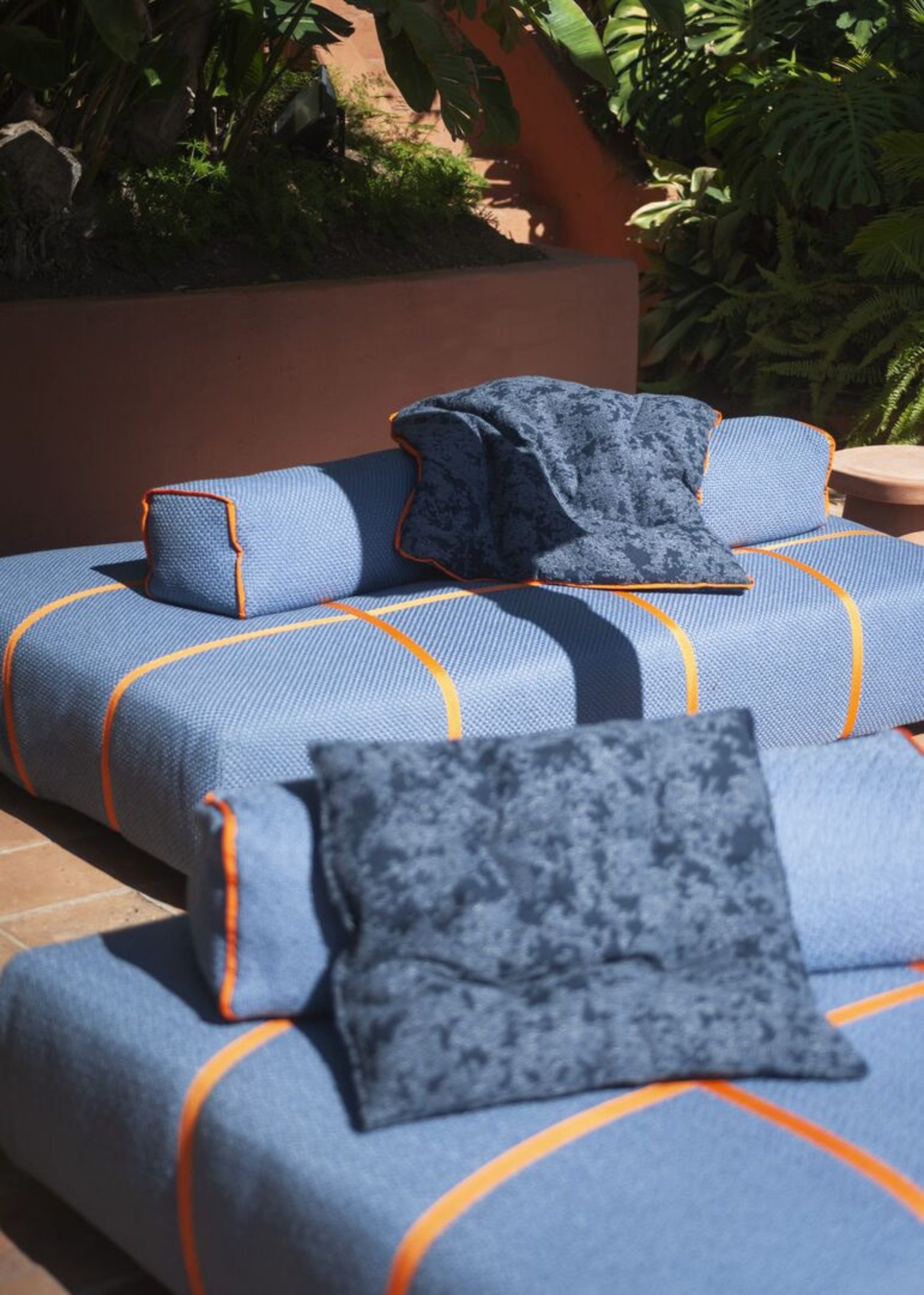 Redefining Outdoor Living Baxter's Panama Bold Sofa by Sources Unlimited-Sheet1