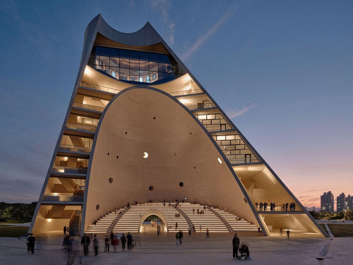 The Spectacle and the Place Rethinking Architecture as Collective Memory-Sheet11