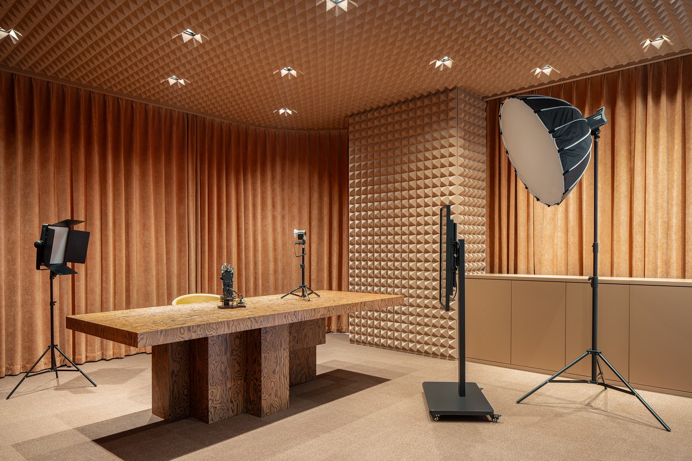 MAX Show Office in Hangzhou by Ippolito Fleitz Group-Sheet4