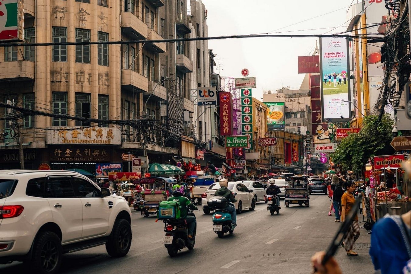 Walking through the streets of Bangkok-Sheet4