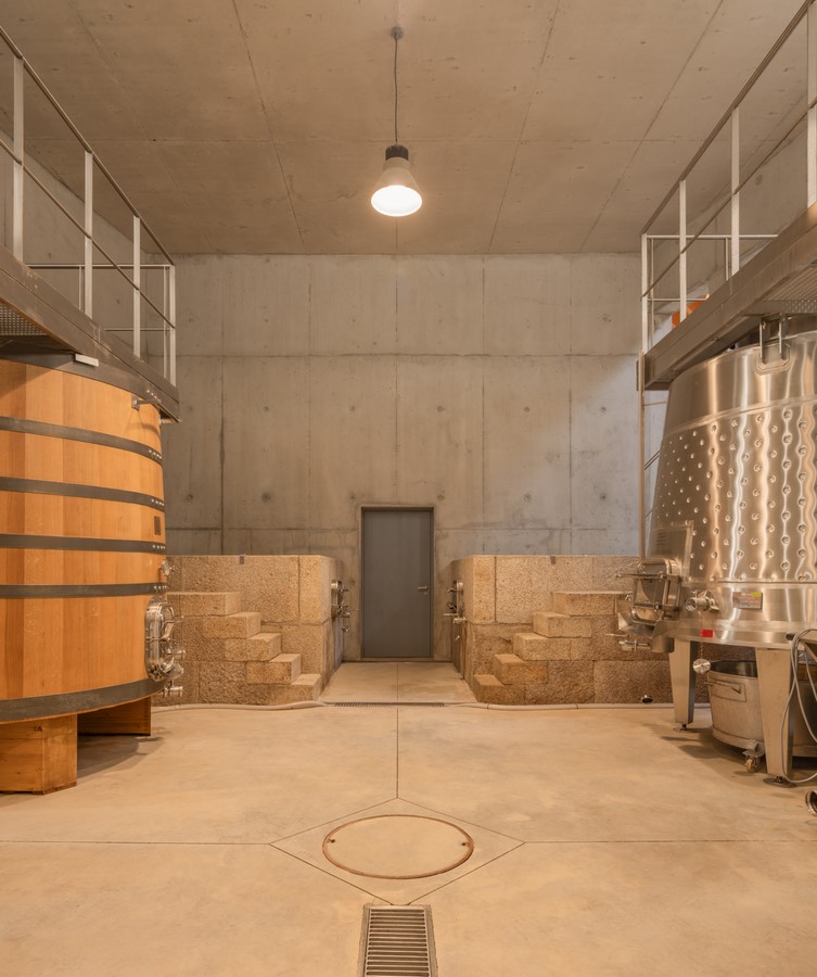 Wine Cellar of the Quinta de Adorigo by Atelier Sergio Rebelo-Sheet10