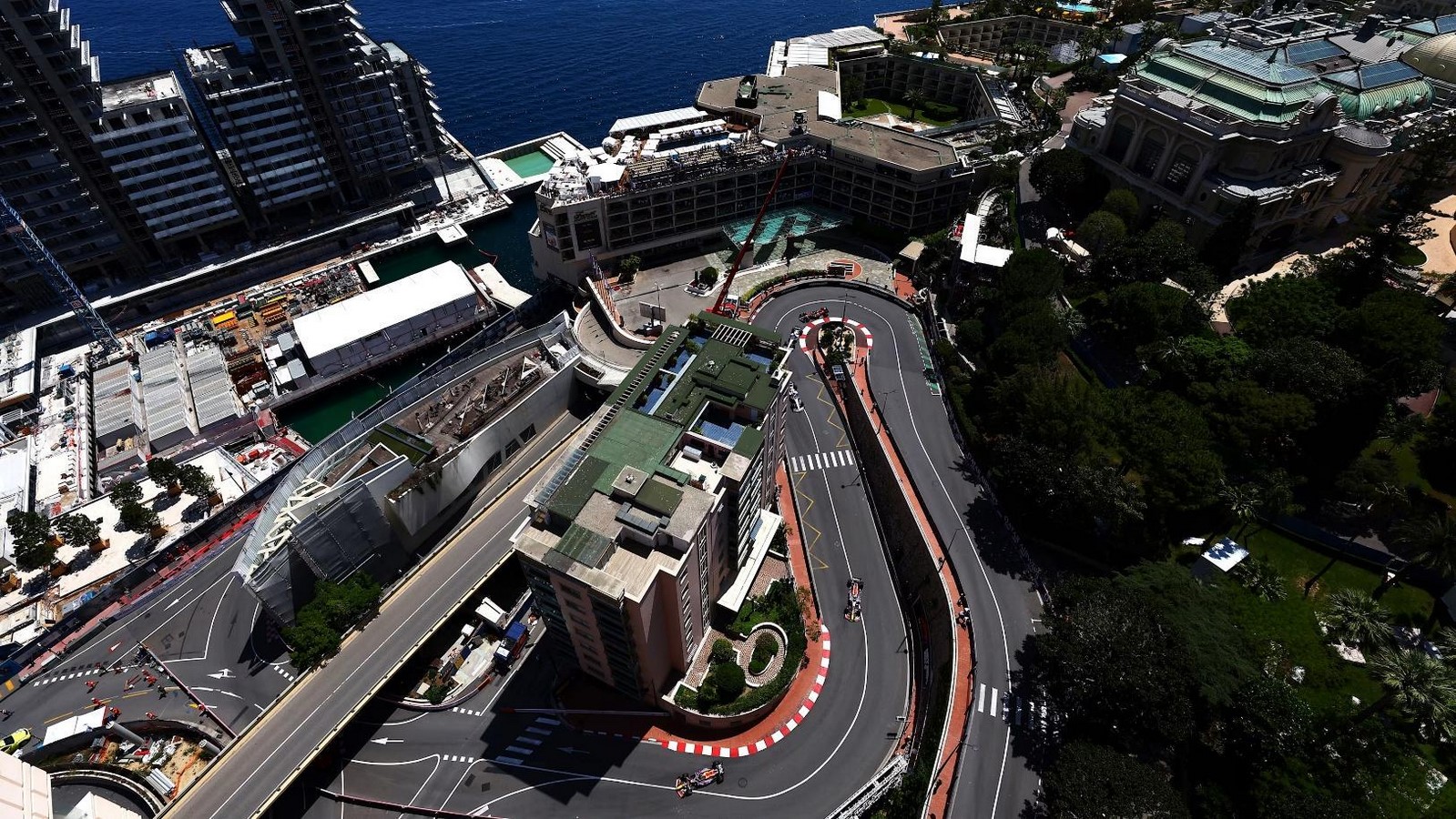 Design in Motion The Architecture of Formula One-Sheet3