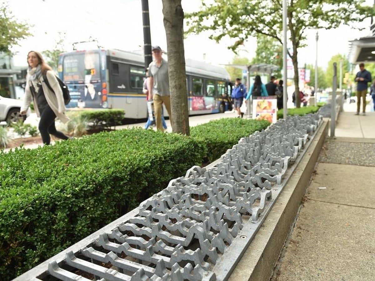 Public Space That Isn’t Public How Hostile Architecture Redefines Ownership-Sheet1