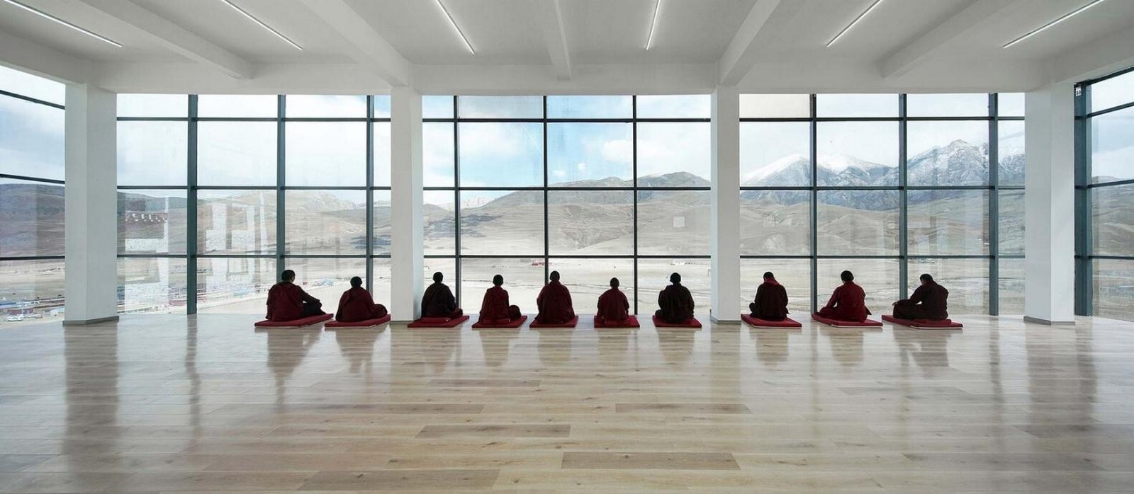 Silence in Space How Minimal Architecture Amplifies Human Experience-Sheet5