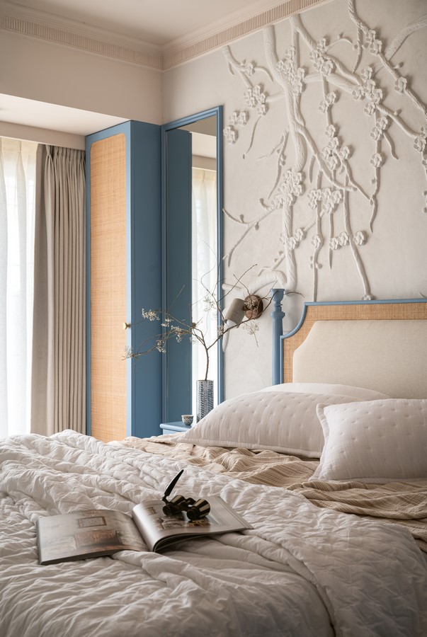 Cloud Dancer, But Make It Warm 7 Designers Doing It Right-Sheet5