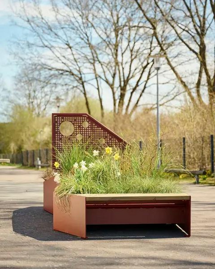 Adaptive street furniture responding to crowds in Scandinavia-Sheet2