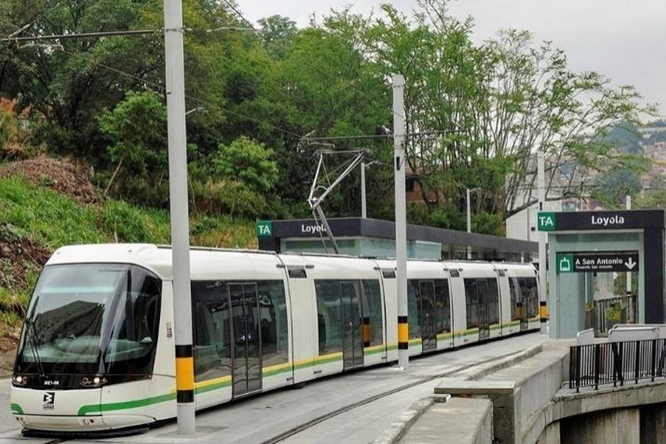Light-rail integrated plazas in South American revitalizations-Sheet1