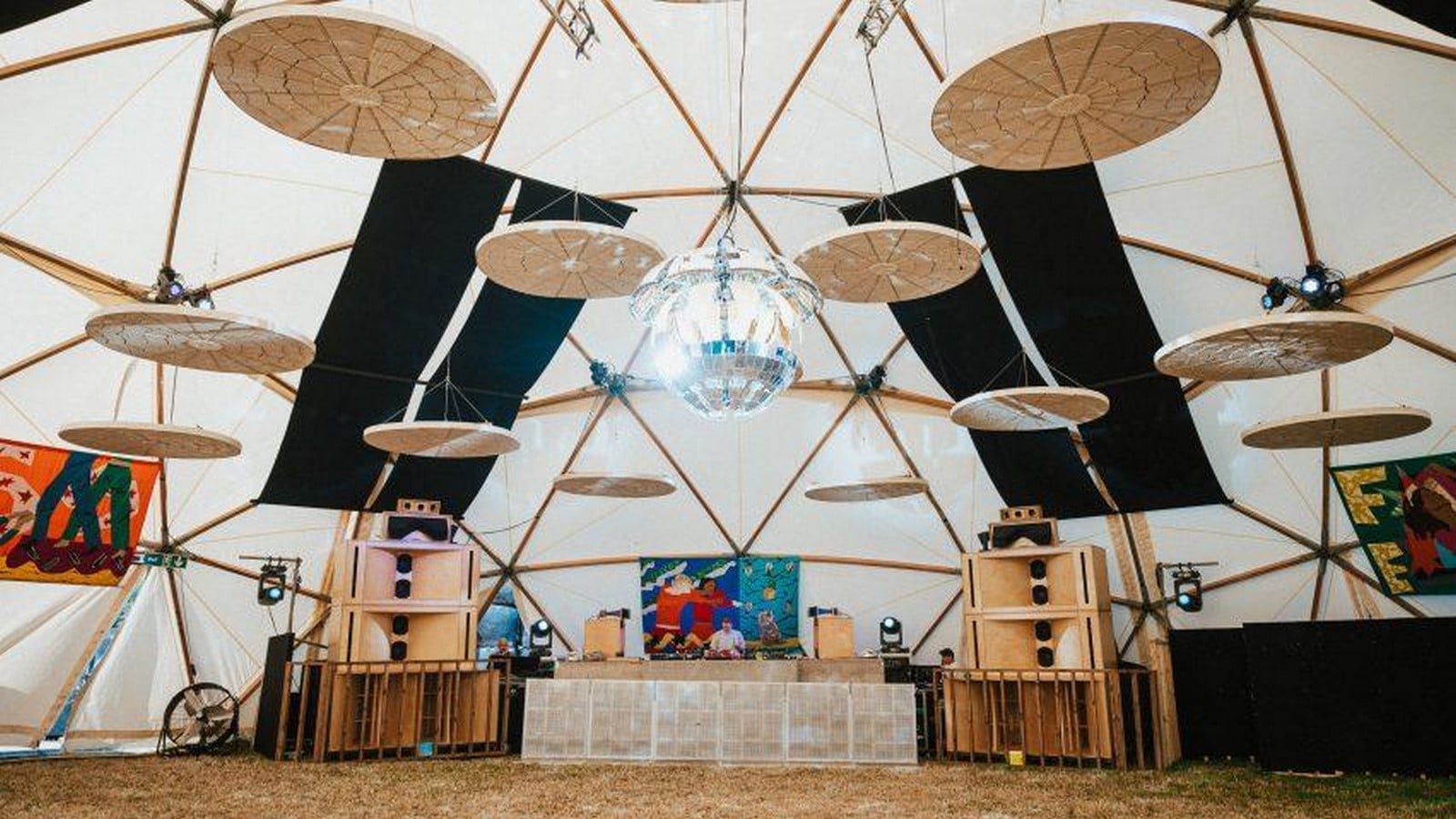 Bio-Based Beauty Mycelium, Hemp, and Timber as New Luxury Materials-Sheet6