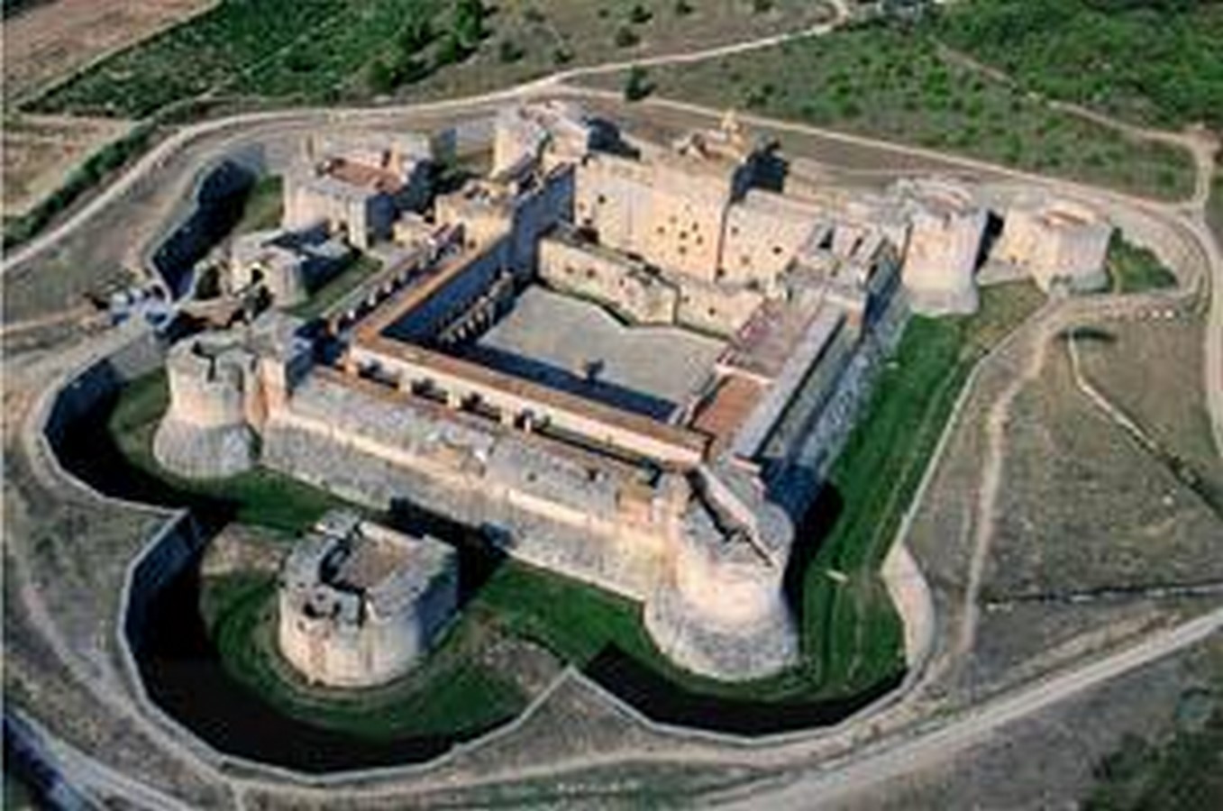 The Architecture of Power A Historical Transition from Walls to Digital Surveillance-Sheet2
