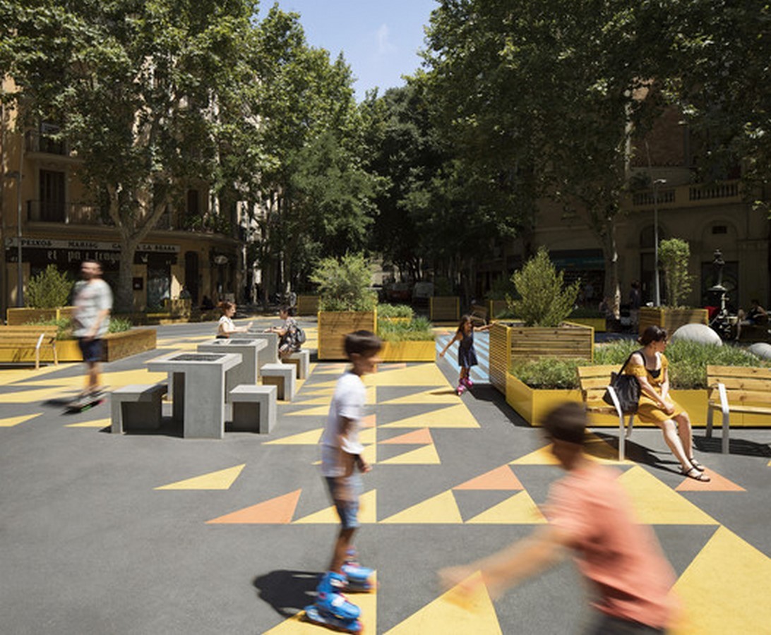 Contactless Yet Connected Interfaces That Mediate Touch in Public Space-Sheet2