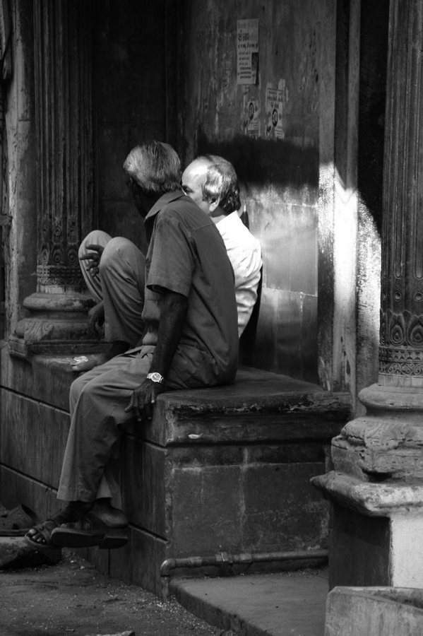 The Rituals of Female Connection in Urban Galleys-Sheet4