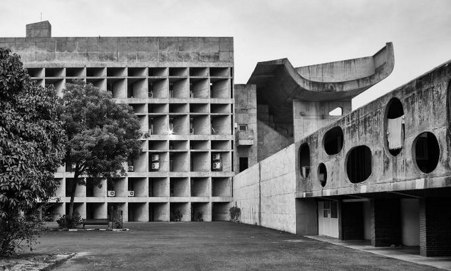 The Algorithmic Gaze How Neuro-Aesthetic Photography is Re-Coding Architectural Intuition-Sheet4