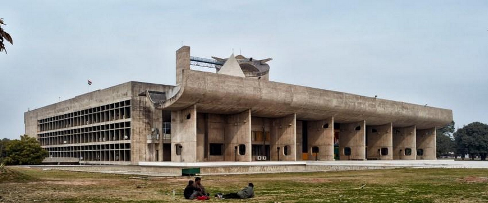 The Algorithmic Gaze How Neuro-Aesthetic Photography is Re-Coding Architectural Intuition-Sheet5