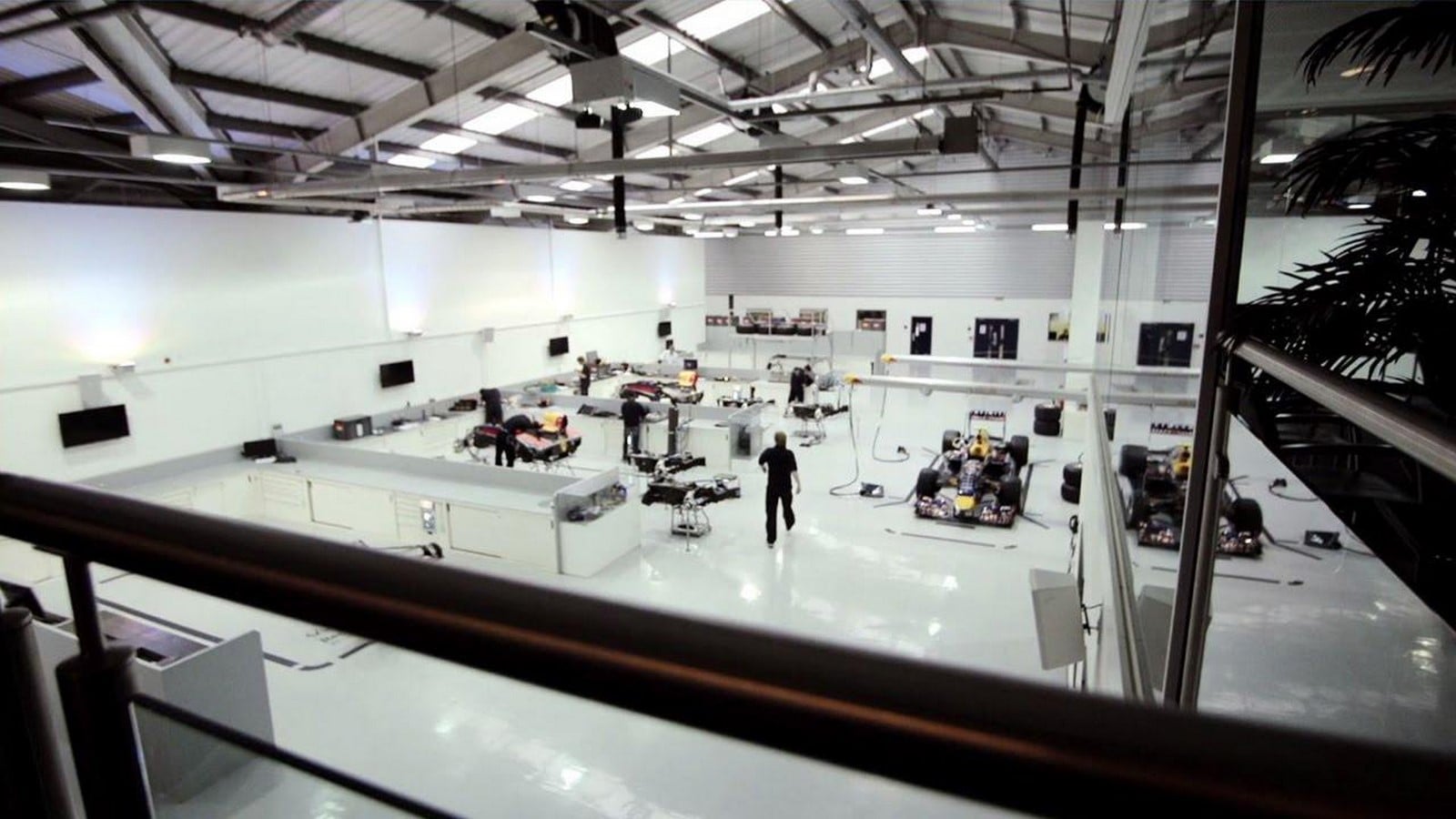 An architectural review of Formula 1 Drive to Survive-Sheet4