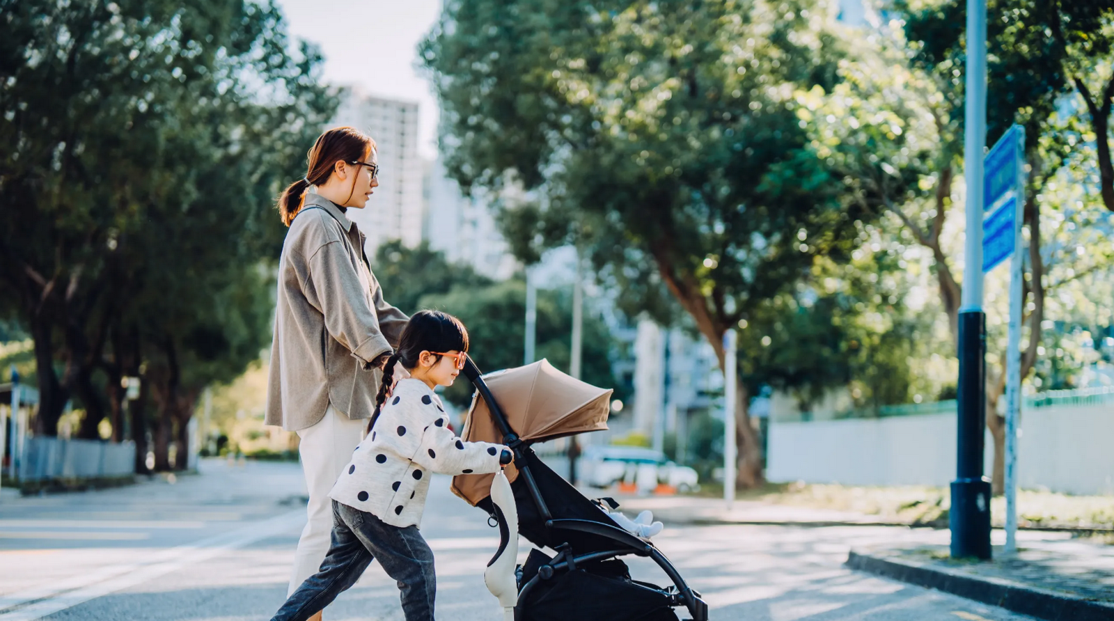 Motherhood and Mobility in the Modern Metropolis-Sheet1