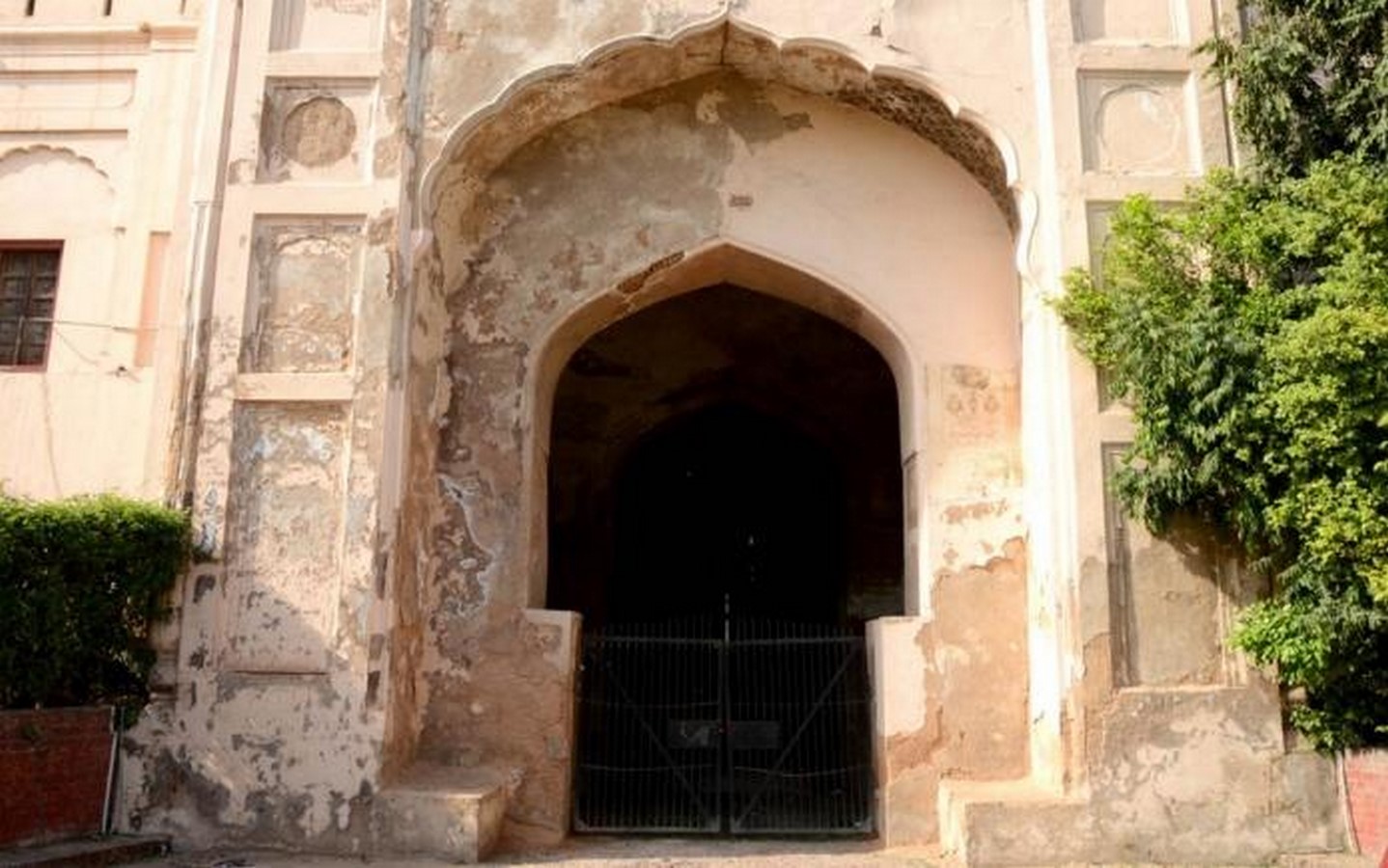 The Walled City A Journey into the Heart of History-Sheet3