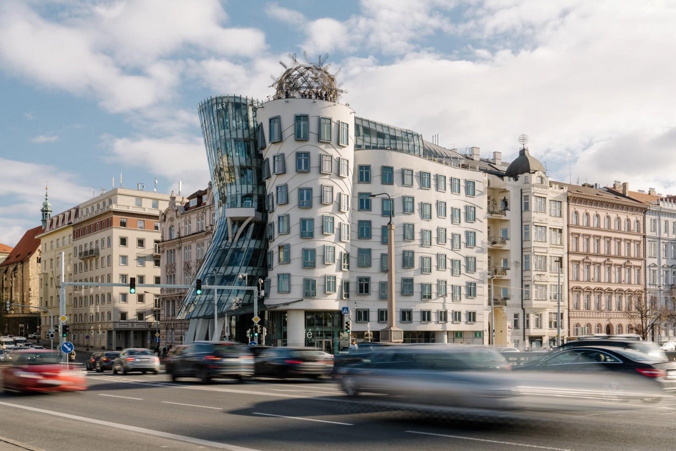 Notable Works of Frank Gehry When Buildings Refuse to Stay Quiet-Sheet7