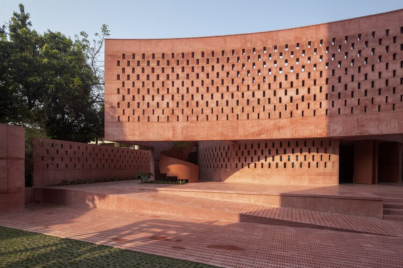 Living Façades From Decorative Surfaces to Environmental Wellbeingimage-Sheet1